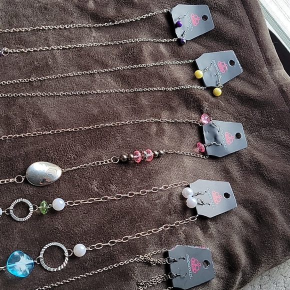 Fashion costume jewelry by Paparazzi - Picture 7 of 8